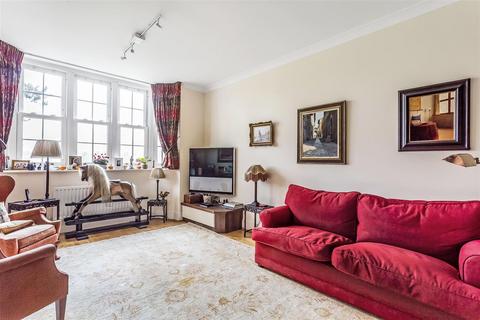 2 bedroom apartment for sale, East Hill Road, central Oxted