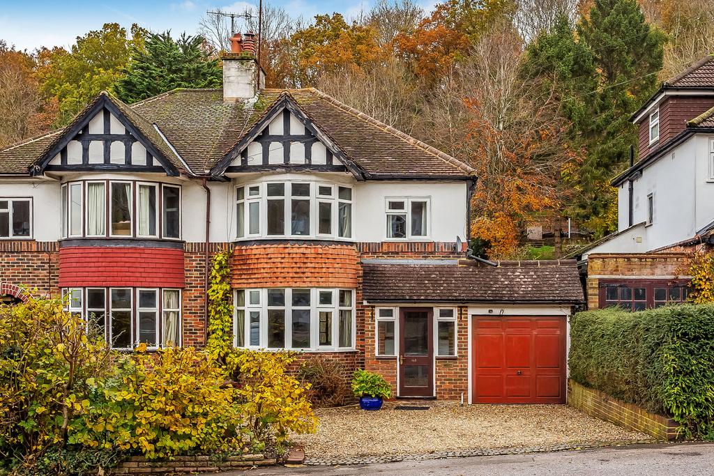 Hillbury Road, Warlingham, CR6 3 bed semidetached house for sale £