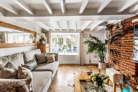 3 bedroom semi-detached house for sale - Pains Hill, Oxted, RH8