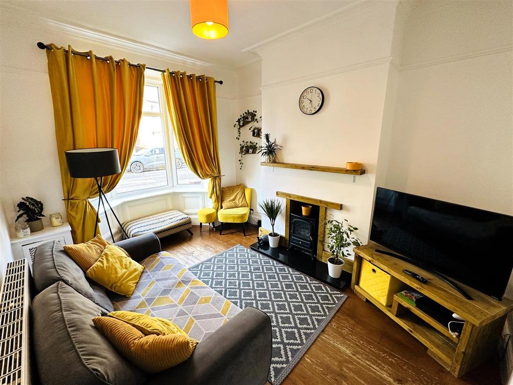 Lounge/Bedroom Three