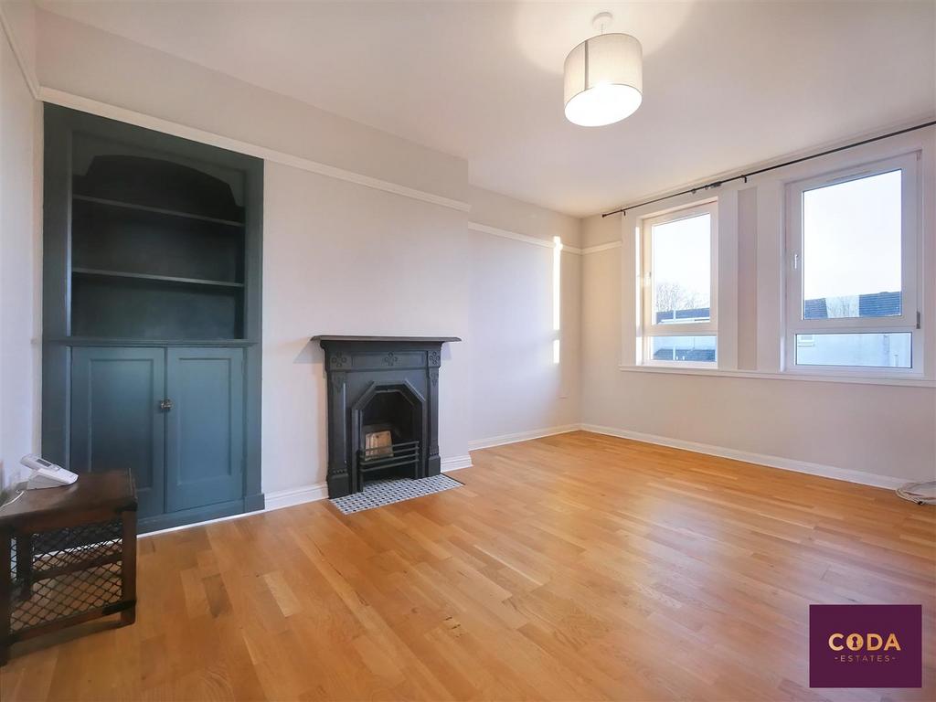 Main Street, Chryston, Glasgow 2 bed flat £695 pcm (£160 pw)