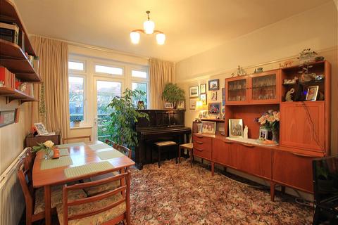 80 Fern Lane, Hounslow, TW5 0HJ