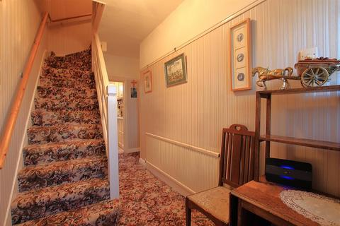 80 Fern Lane, Hounslow, TW5 0HJ