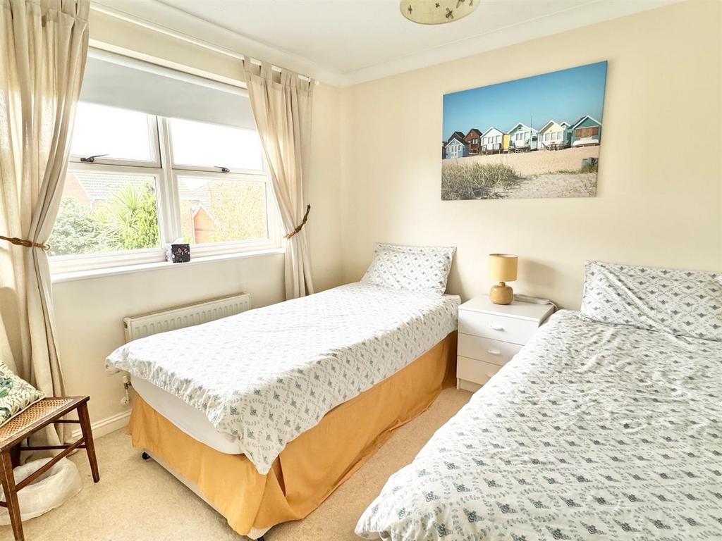 Bed 4.jpg