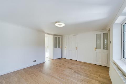 1 bedroom ground floor flat for sale, Maxwells Path, Hitchin, SG5