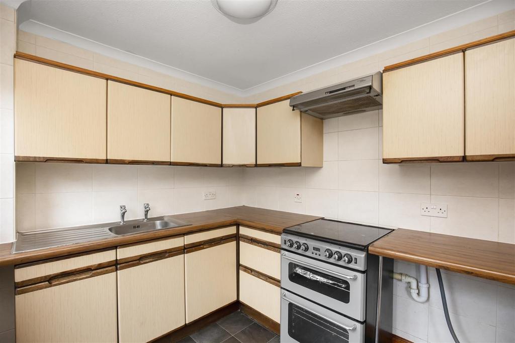 23 Birch Grove 8.jpg