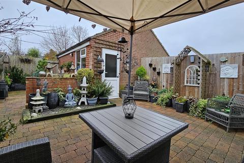 3 bedroom townhouse for sale, Church Street, Bingham