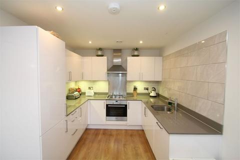 3 bedroom semi-detached house for sale - Larch Way, Bromley BR2
