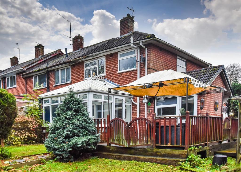5 Manor Close, Codsall, Wolverhampton 2 bed end of terrace house for