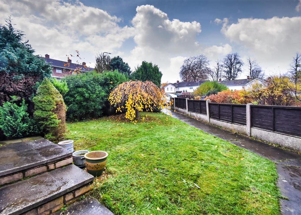 5 Manor Close - Garden (2).jpg