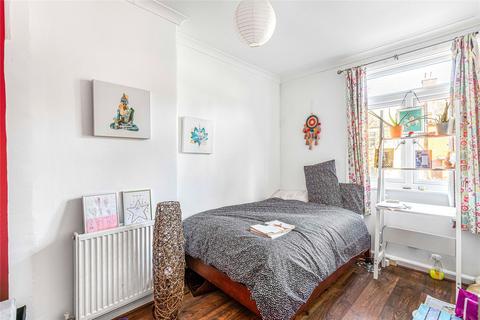 205 Coteford Street, London, SW17 8NN