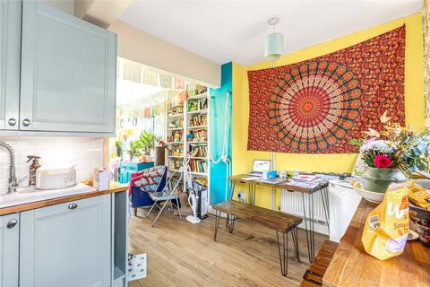 205 Coteford Street, London, SW17 8NN
