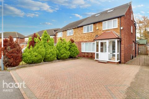 4 bedroom semi-detached house for sale, Marian Close, Hayes