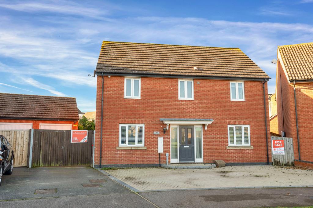 Burghfield Green, Gunthorpe, Peterborough, PE4 4 bed detached house for