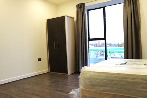 2 bedroom flat to rent - Butchers Road, London E16
