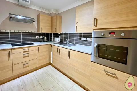 1 bedroom flat for sale, Forest Close, Wexham, Slough, Berkshire, SL2 4FJ