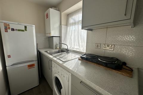1 bedroom flat to rent, Allenby Road, Southall, Greater London, UB1