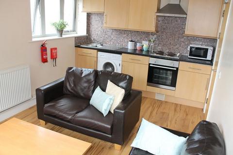 3 bedroom flat to rent, Flat 4, Royal House, 11-13 Goldsmith Street, Nottingham, NG1 5JS