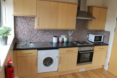 3 bedroom flat to rent, Flat 4, Royal House, 11-13 Goldsmith Street, Nottingham, NG1 5JS