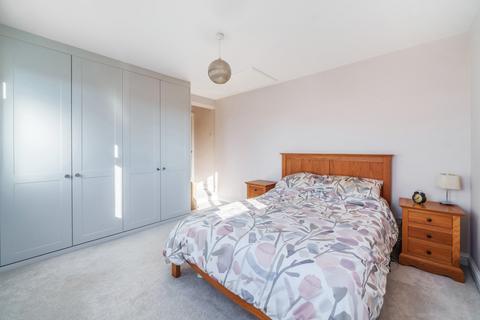 4 bedroom semi-detached house for sale - Manor Lane, Sunbury-On-Thames, TW16