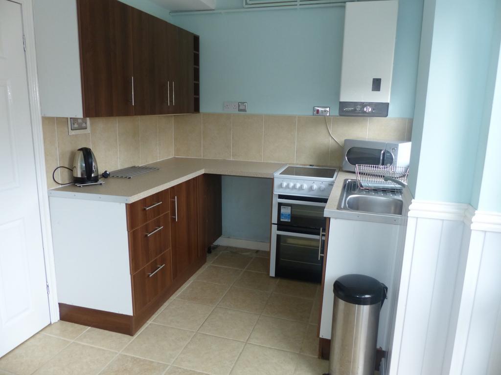 Clos Gwynedd, Beddau, Pontypridd, CF38 2SU 2 bed semidetached house to