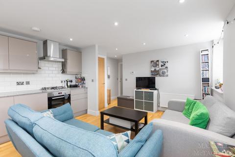 2 bedroom flat for sale, Christopher Road, East Grinstead RH19
