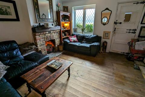 3 bedroom end of terrace house for sale - Heath Road, Orsett Heath