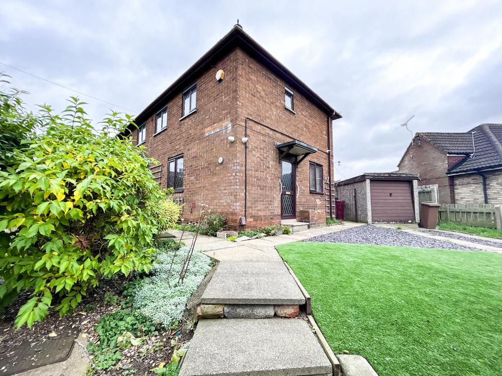 Angerstein Road, DN17 3 bed semidetached house for sale £130,000