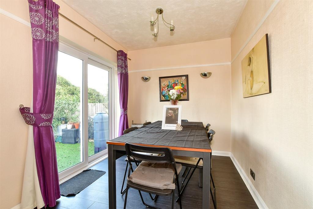 Ashford Road, Canterbury, Kent 2 bed detached house for sale £400,000