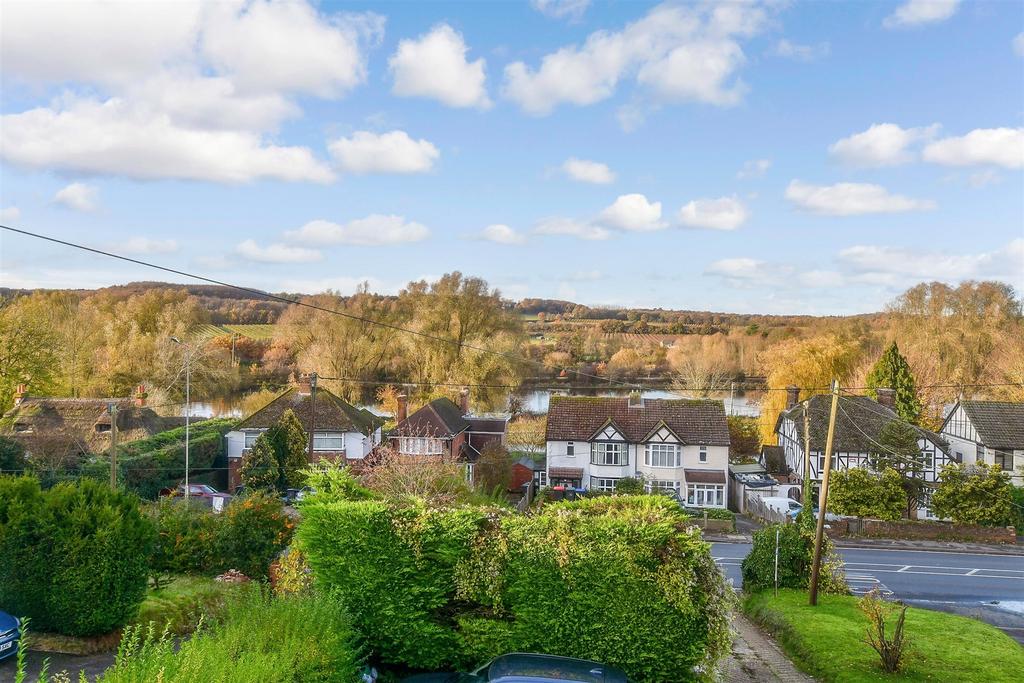 Ashford Road, Canterbury, Kent 2 bed detached house for sale £400,000