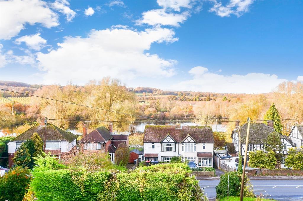 Ashford Road, Canterbury, Kent 2 bed detached house for sale £350,000