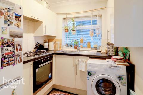 2 bedroom terraced house for sale, Magpie Road, Norwich