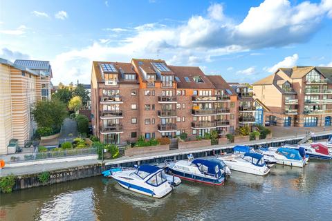 2 Becketts Place, Hampton Wick, Kingston Upon Thames, KT1 4EQ
