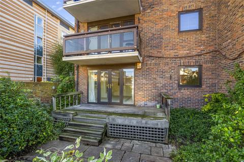 2 Becketts Place, Hampton Wick, Kingston Upon Thames, KT1 4EQ