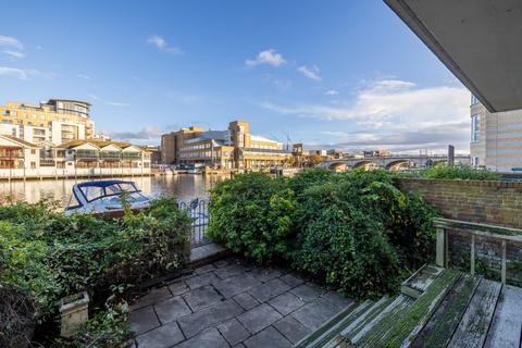 2 Becketts Place, Hampton Wick, Kingston Upon Thames, KT1 4EQ