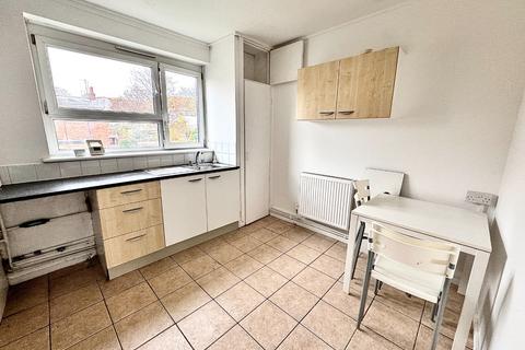 62 Myrtledene Road, London, SE2 0EU