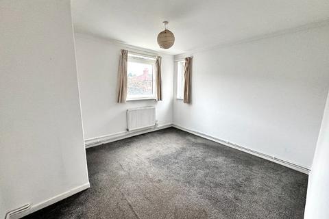62 Myrtledene Road, London, SE2 0EU