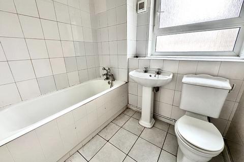 62 Myrtledene Road, London, SE2 0EU
