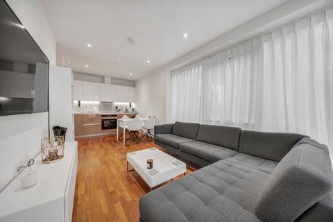 2 bedroom apartment to rent, Discovery House, Battersea Reach