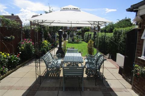 96 Willow Tree Lane, Hayes, UB4 9BL