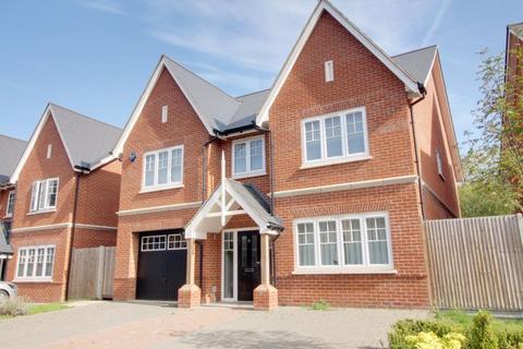 4 bedroom detached house for sale, Cuffley Hill, Goffs Oak EN7