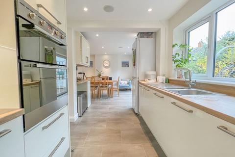 28 Lynfield Road, Lichfield, WS13 7BU