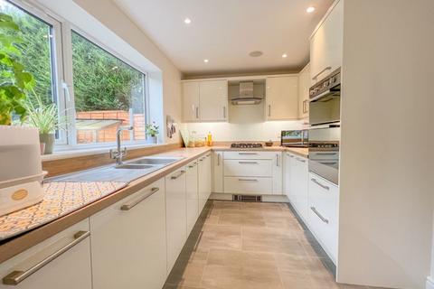 28 Lynfield Road, Lichfield, WS13 7BU
