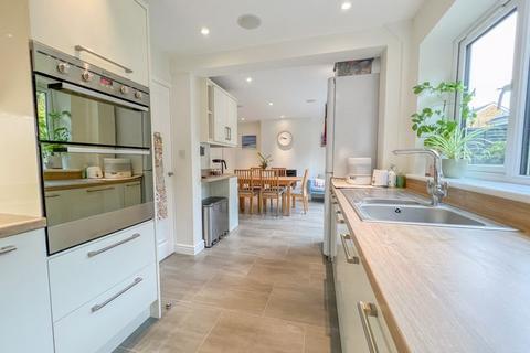28 Lynfield Road, Lichfield, WS13 7BU