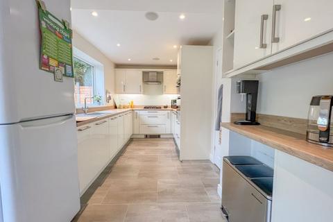 28 Lynfield Road, Lichfield, WS13 7BU