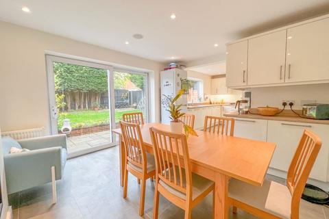 28 Lynfield Road, Lichfield, WS13 7BU