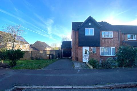 19 Daimler Close, Northampton, NN3 5JT