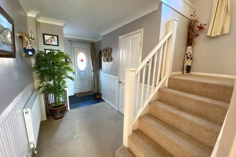 19 Daimler Close, Northampton, NN3 5JT