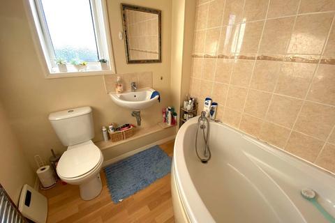 19 Daimler Close, Northampton, NN3 5JT
