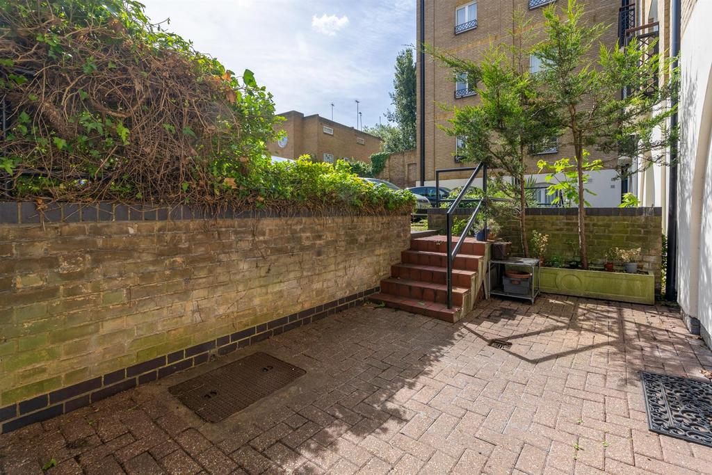 09 To Let Studio Flat Patio www.islingtonpropertie